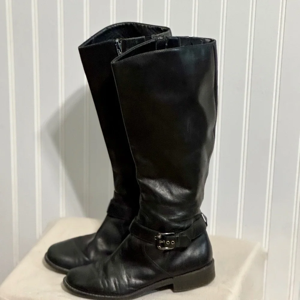 Me Too Deedee Black Leather Riding Boots Womens 7M Buckle Strap Moto Knee High